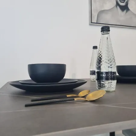 Mna Superior * Bradford (West Yorkshire)