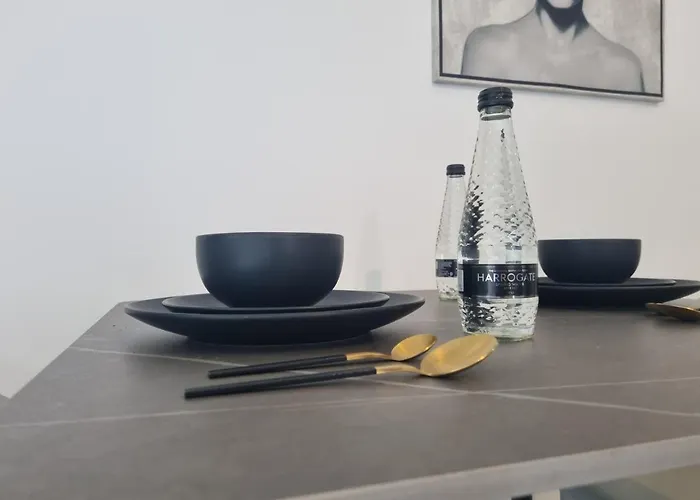 Mna Superior * Bradford (West Yorkshire)